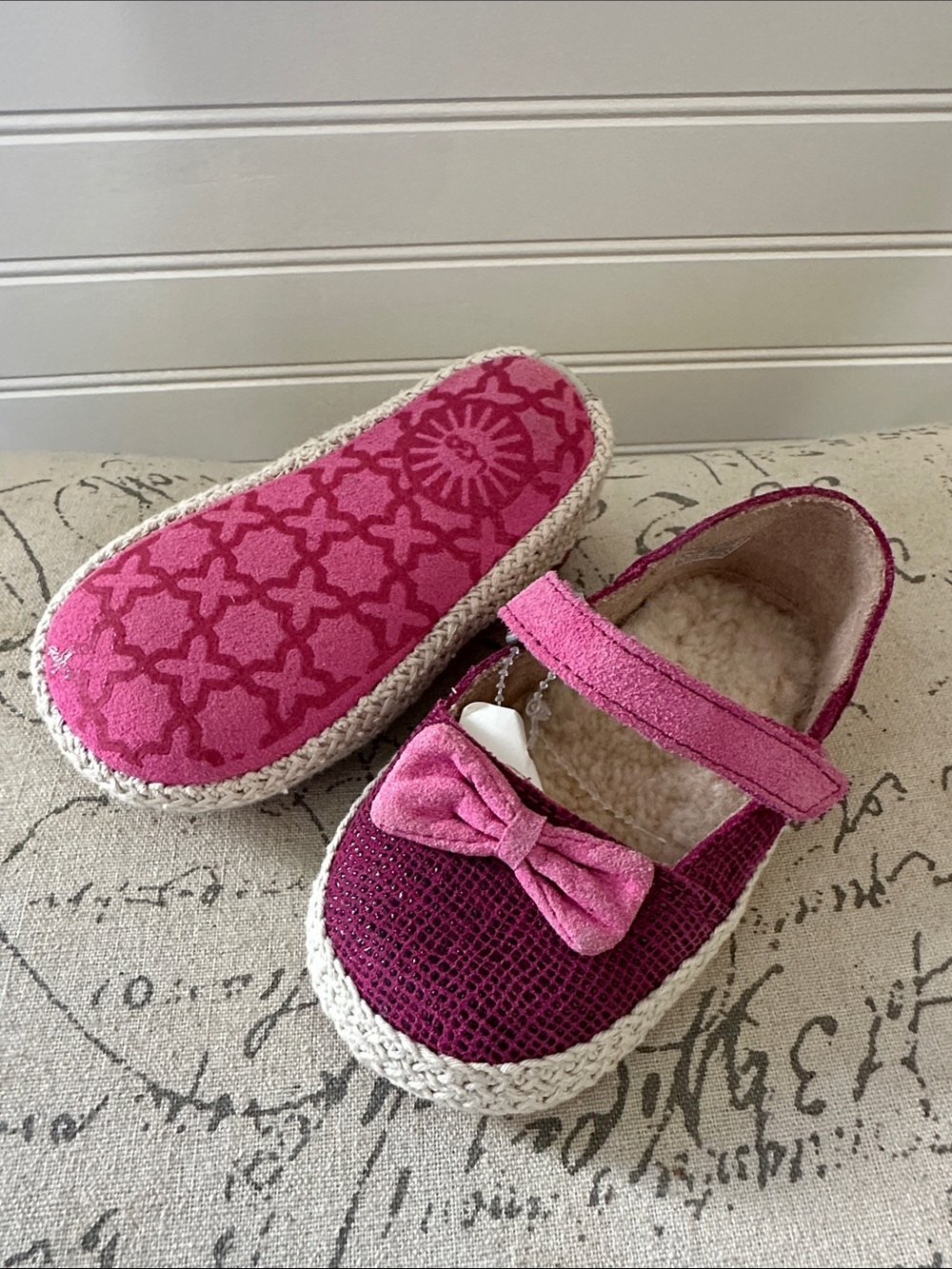 UGG Girls' Pink Bow Mary Jane Slip-On Shoes Baby 4/5
